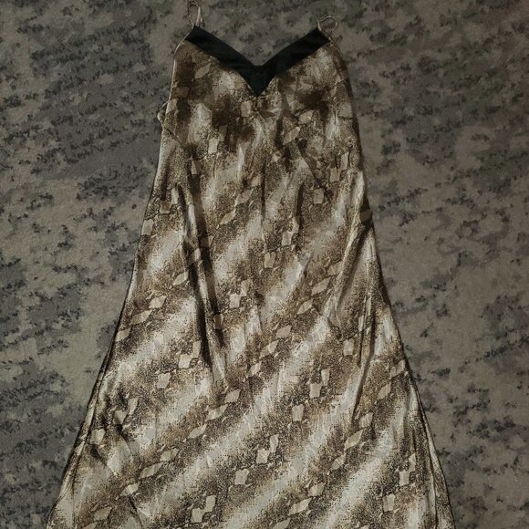 VTG Cinema Exoile Natural Tones Nightgown || Med || EUC - Picture 2 of 13